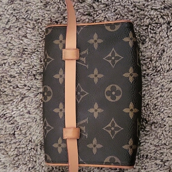 Louis Vuitton pochette Florentine - Picture 16 of 16